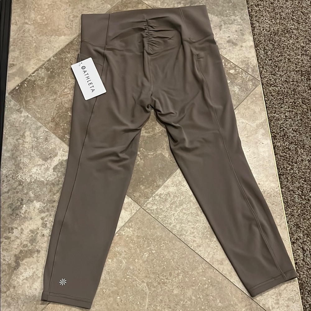 Athleta salutation stash cinch 7/8 tight legging